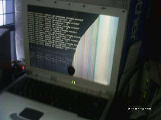 壊れたノートパソコン